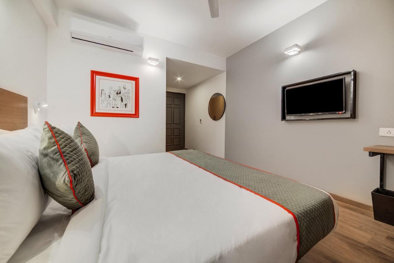 Townhouse Golf Course Road Hotel Gurgaon Exterior photo